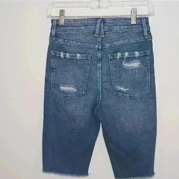 𝅺GOOD American Frayed Bermuda Denim Shorts 0/25 - Picture 6 of 9